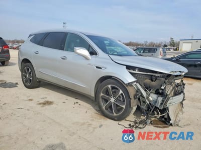 Czwarte zdjęcie samochodu z boku: 2022 BUICK ENCLAVE ESSENCE VIN:5GAERBKW4NJ160006 - miniatura
