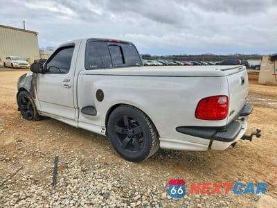 Drugie zdjęcie samochodu z przodu: 2000 FORD F150 SVT LIGHTNING VIN:2FTZF0733YCA81697 - miniatura