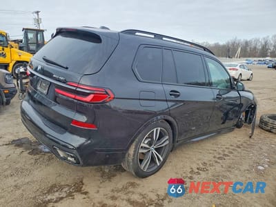 Trzecie zdjęcie samochodu z tyłu: 2024 BMW X7 XDRIVE40I VIN:5UX23EM0XR9S48108 - miniatura