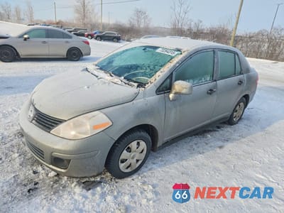 2010 NISSAN VERSA S 3N1CC1AP5AL455035 - główne zdjęcie licytacji z USA - miniatura