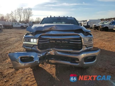 Piąte zdjęcie samochodu w środku: 2022 RAM 3500 LONGHORN VIN:3C63RRKL7NG161714 - miniatura