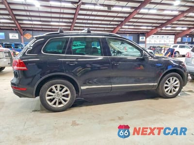 Trzecie zdjęcie samochodu z tyłu: 2013 VOLKSWAGEN TOUAREG V6 VIN:WVGEF9BPXDD002481 - miniatura