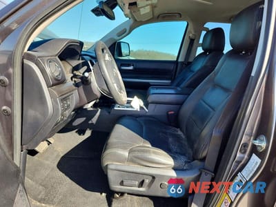 Zdjęcie 7 z 12 samochodu: 2019 TOYOTA TUNDRA DOUBLE CAB SR VIN:5TFRY5F13KX245060 - miniatura