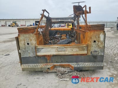 Zdjęcie 6 z 11 samochodu: 2019 CHEVROLET SILVERADO HD UTILITY / SERVICE TRUCK VIN:1GB3KVCG0KF148280 - miniatura