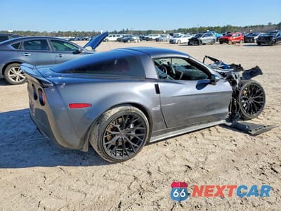 Trzecie zdjęcie samochodu z tyłu: 2011 CHEVROLET CORVETTE GRAND SPORT VIN:1G1YU2DW2B5108068 - miniatura