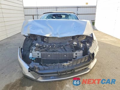 Piąte zdjęcie samochodu w środku: 2025 FORD MUSTANG VIN:1FAGP8UH7S5117269 - miniatura