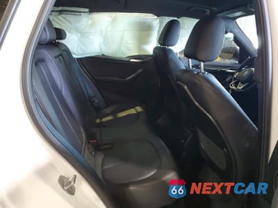 Zdjęcie 11 z 13 samochodu: 2018 BMW X1 XDRIVE28I VIN:WBXHT3C35J5K23370 - miniatura