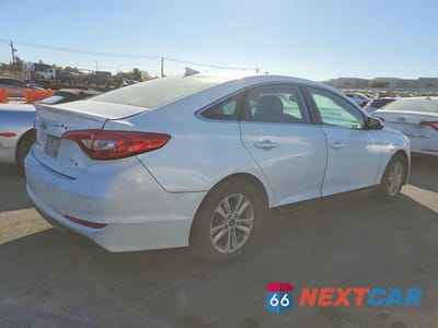 Trzecie zdjęcie samochodu z tyłu: 2016 HYUNDAI SONATA SE VIN:5NPE24AF8GH334980 - miniatura