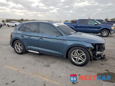 Czwarte zdjęcie samochodu z boku: 2018 AUDI Q5 PREMIUM VIN:WA1ANAFY8J2216462 - miniatura