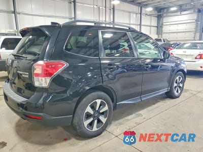 Trzecie zdjęcie samochodu z tyłu: 2017 SUBARU FORESTER 2.5I PREMIUM VIN:JF2SJAEC1HH411582 - miniatura