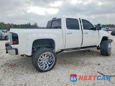 Trzecie zdjęcie samochodu z tyłu: 2013 CHEVROLET SILVERADO K1500 LTZ VIN:3GCPKTE73DG180284 - miniatura