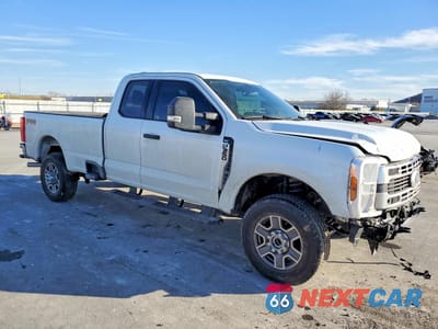 Czwarte zdjęcie samochodu z boku: 2025 FORD F350 SUPER DUTY VIN:1FT8X3BN3SED82233 - miniatura
