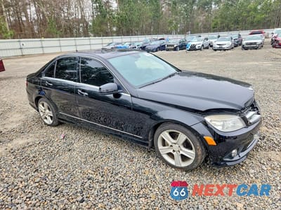 Czwarte zdjęcie samochodu z boku: 2010 MERCEDES-BENZ C 300 VIN:WDDGF5EB2AR092557 - miniatura