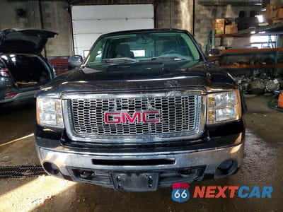 Piąte zdjęcie samochodu w środku: 2011 GMC SIERRA K1500 SL VIN:1GTR2UEA1BZ422187 - miniatura