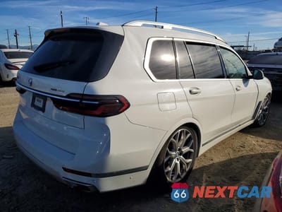 Trzecie zdjęcie samochodu z tyłu: 2023 BMW X7 XDRIVE40I VIN:5UX23EM06P9R07377 - miniatura