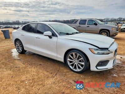 Czwarte zdjęcie samochodu z boku: 2021 VOLVO S60 T5 MOMENTUM VIN:7JR102FK9MG096718 - miniatura