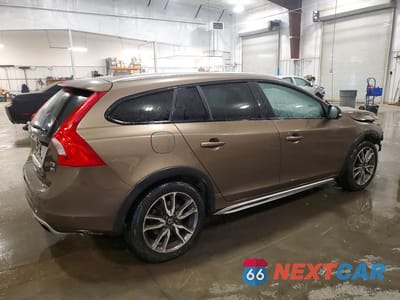 Trzecie zdjęcie samochodu z tyłu: 2016 VOLVO V60 CROSS COUNTRY PLATINUM VIN:YV4612HM9G1007802 - miniatura