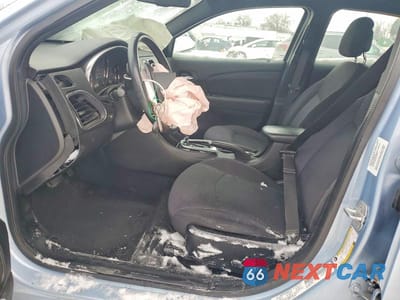 Zdjęcie 7 z 12 samochodu: 2013 CHRYSLER 200 VIN:1C3CCBBB2DN684982 - miniatura