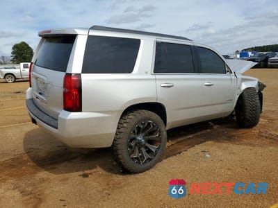 Trzecie zdjęcie samochodu z tyłu: 2017 CHEVROLET TAHOE K1500 LT VIN:1GNSKBKC2HR157758 - miniatura