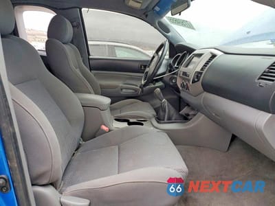 Zdjęcie 7 z 12 samochodu: 2005 TOYOTA TACOMA VIN:5TEUU42N65Z067361 - miniatura