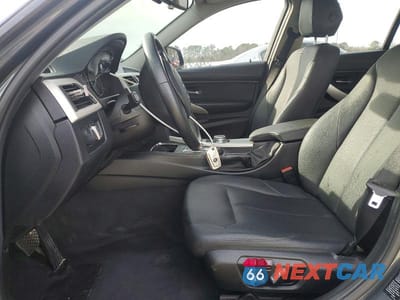 Zdjęcie 7 z 12 samochodu: 2016 BMW 320 XI VIN:WBA8E5G5XGNT41662 - miniatura