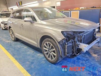 Czwarte zdjęcie samochodu z boku: 2017 AUDI Q7 PRESTIGE VIN:WA1VAAF74HD001633 - miniatura