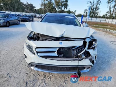 Piąte zdjęcie samochodu w środku: 2015 MERCEDES-BENZ GLA 250 VIN:WDCTG4EB3FJ109088 - miniatura