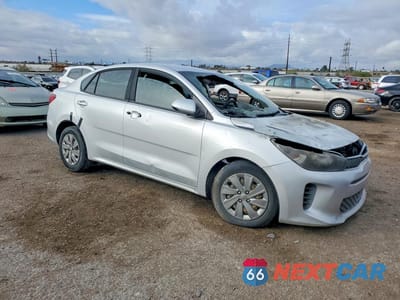 Czwarte zdjęcie samochodu z boku: 2019 KIA RIO S VIN:3KPA24AB2KE233376 - miniatura