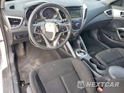 Zdjęcie 8 z 11 samochodu: 2016 HYUNDAI VELOSTER VIN:KMHTC6AD9GU274398 - miniatura