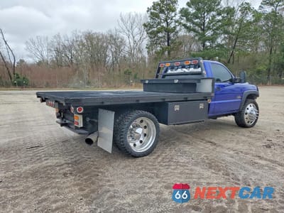Trzecie zdjęcie samochodu z tyłu: 2001 CHEVROLET SILVERADO FLATBED TRUCK VIN:1GBJC34151F135588 - miniatura