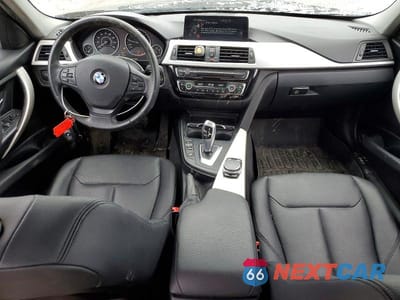 Zdjęcie 8 z 11 samochodu: 2016 BMW 320 XI VIN:WBA8E5G50GNU20113 - miniatura