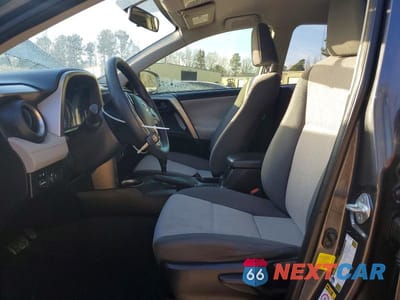 Zdjęcie 7 z 13 samochodu: 2014 TOYOTA RAV4 LE VIN:JTMZFREV0EJ014884 - miniatura