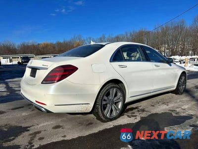 Trzecie zdjęcie samochodu z tyłu: 2019 MERCEDES-BENZ S 560 4MATIC VIN:WDDUG8GB1KA436037 - miniatura