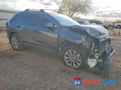 Czwarte zdjęcie samochodu z boku: 2024 TOYOTA RAV4 XLE PREMIUM VIN:2T3C1RFV3RW347526 - miniatura