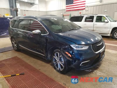 Czwarte zdjęcie samochodu z boku: 2025 CHRYSLER PACIFICA PINNACLE VIN:2C4RC3PGXSR517849 - miniatura