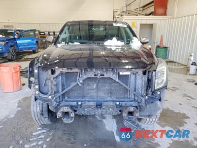 Piąte zdjęcie samochodu w środku: 2018 GMC YUKON DENALI VIN:1GKS2CKJ8JR352450 - miniatura