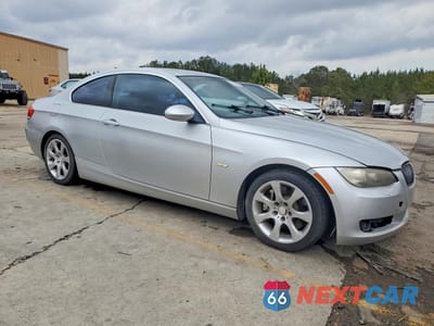 Czwarte zdjęcie samochodu z boku: 2010 BMW 335 I VIN:WBAWB7C53AP048182 - miniatura