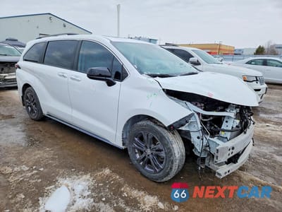 Czwarte zdjęcie samochodu z boku: 2024 TOYOTA SIENNA LE VIN:5TDGSKFCXRS152688 - miniatura