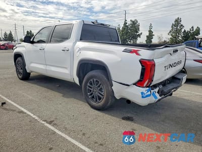 Drugie zdjęcie samochodu z przodu: 2025 TOYOTA TUNDRA CREWMAX SR VIN:5TFLA5AB9SX041647 - miniatura