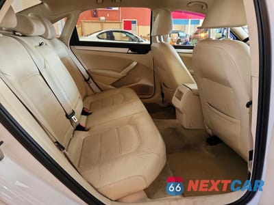 Zdjęcie 10 z 11 samochodu: 2012 VOLKSWAGEN PASSAT SE VIN:1VWBP7A34CC096365 - miniatura