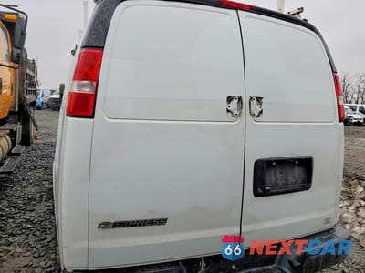 Zdjęcie 6 z 12 samochodu: 2020 CHEVROLET EXPRESS G2500 UTILITY / SERVICE VAN VIN:1GCWGAFP0L1165609 - miniatura