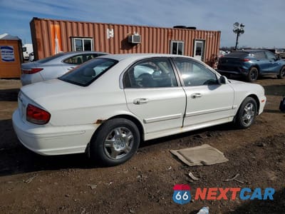 Trzecie zdjęcie samochodu z tyłu: 2005 HYUNDAI SONATA GL VIN:KMHWF25S15A119185 - miniatura