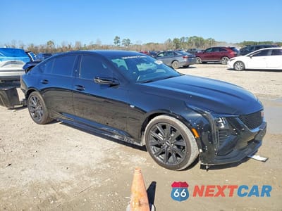 Czwarte zdjęcie samochodu z boku: 2026 CADILLAC CT5 SPORT VIN:1G6DP5RK9T0103665 - miniatura