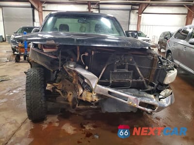 Piąte zdjęcie samochodu w środku: 2003 GMC NEW SIERRA K1500 VIN:1GTEK14T93Z101354 - miniatura