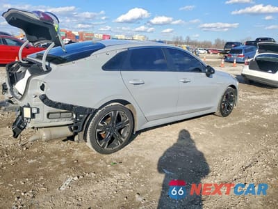 Trzecie zdjęcie samochodu z tyłu: 2023 KIA K5 GT-LINE VIN:5XXG64J23PG172813 - miniatura