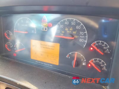 Zdjęcie 8 z 10 samochodu: 2017 VOLVO VN VNL VIN:4V4NC9EH4HN965821 - miniatura