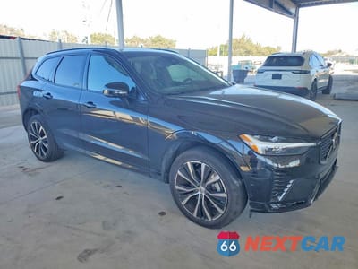 Czwarte zdjęcie samochodu z boku: 2024 VOLVO XC60 PLUS VIN:YV4L12RL1R1807408 - miniatura