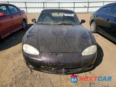 Piąte zdjęcie samochodu w środku: 2004 MAZDA MX-5 MIATA BASE VIN:JM1NB353940403209 - miniatura