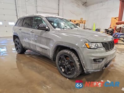 Czwarte zdjęcie samochodu z boku: 2020 JEEP GRAND CHEROKEE LAREDO VIN:1C4RJFAG5LC165872 - miniatura