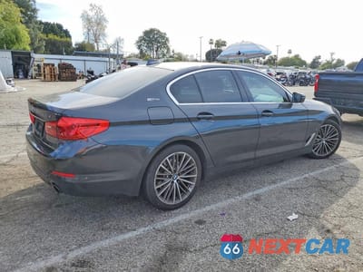 Trzecie zdjęcie samochodu z tyłu: 2019 BMW 530E VIN:WBAJA9C54KB398878 - miniatura